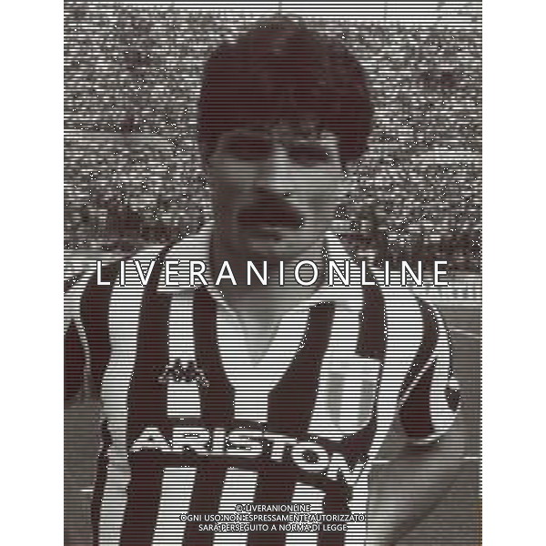 RETROSPETTIVA LUCIANO FAVERO CALCIATORE NELLA FOTO LUCIANO FAVERO CON LA MAGLIA DELLA JUVENTUS CALCIO AG ALDO LIVERANI SAS