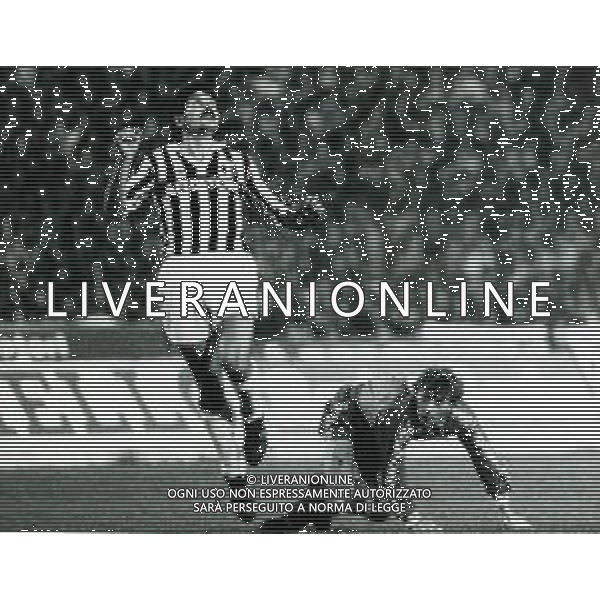 RETROSPETTIVA LUCIANO FAVERO CALCIATORE NELLA FOTO LUCIANO FAVERO CON LA MAGLIA DELLA JUVENTUS CALCIO AG ALDO LIVERANI SAS