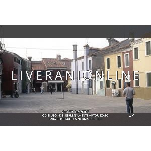 Vedute della Citta\' di VENEZIA - RETROSPETTIVA nella foto Burano isola della laguna veneziana - Le case colorate dei pescatori ©Archivio / AGENZIA ALDO LIVERANI SAS