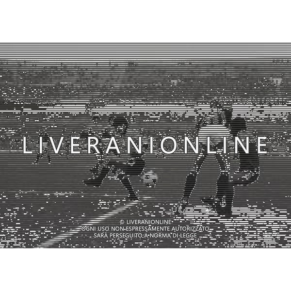 15-02-1981 MILANO-CAMPIONATO DI CALCIO SERIE B MILAN VARESE 1-0 NELLA FOTO AZIONE DI GIOCO AG ALDO LIVERANI SAS