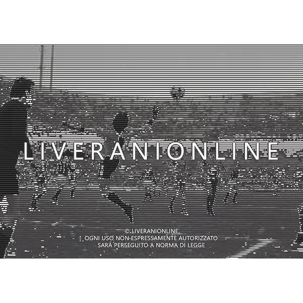 15-02-1981 MILANO-CAMPIONATO DI CALCIO SERIE B MILAN VARESE 1-0 NELLA FOTO PARATA MICHELANGELO RAMPULLA AG ALDO LIVERANI SAS