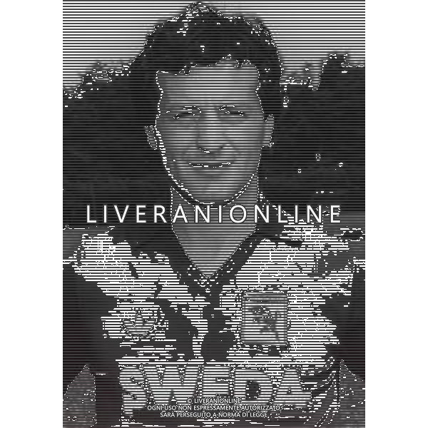 RETROSPETTIVA GIUSEPPE DOSSENA CALCIATORE 1984 NELLA FOTO GIUSEPPE DOSSENA CON LA MAGLIA DEL TORINO CALCIO AG ALDO LIVERANI SAS