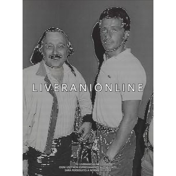 RETROSPETTIVA GIUSEPPE DOSSENA CALCIATORE 1985 NELLA FOTO GIUSEPPE DOSSENA CON IL GIORNALISTA GIANNI MINA\' AG ALDO LIVERANI SAS