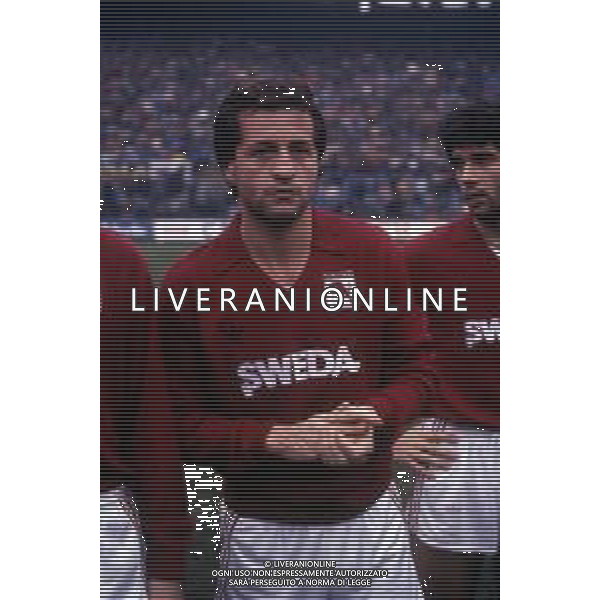RETROSPETTIVA GIUSEPPE DOSSENA CALCIATORE 1985-1986 NELLA FOTO GIUSEPPE DOSSENA CON LA MAGLIA DEL TORINO CALCIO AG ALDO LIVERANI SAS