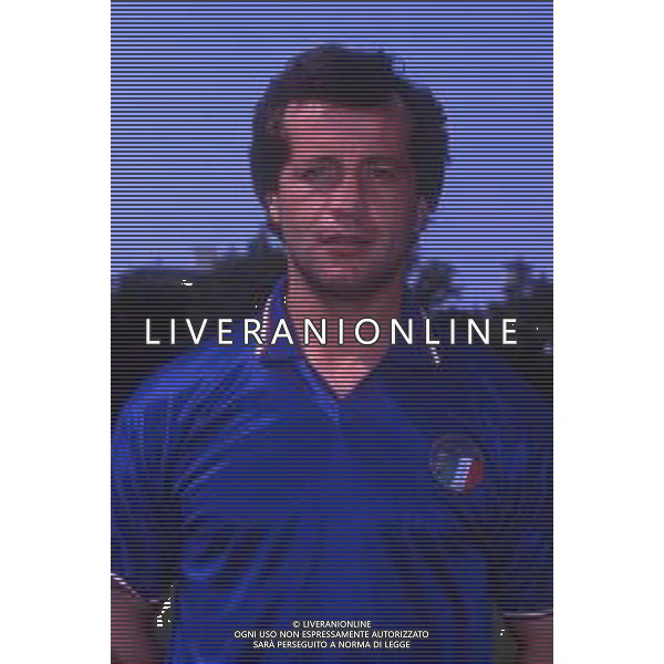 RETROSPETTIVA GIUSEPPE DOSSENA CALCIATORE 1986-1987 NELLA FOTO GIUSEPPE DOSSENA CON LA MAGLIA DELLA NAZIONALE ITALIANA AG ALDO LIVERANI SAS