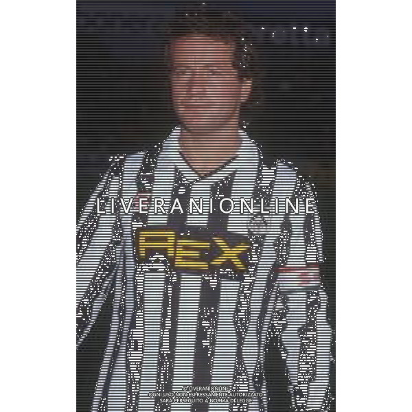 RETROSPETTIVA GIUSEPPE DOSSENA CALCIATORE 1987-1988 NELLA FOTO GIUSEPPE DOSSENA CON LA MAGLIA DELL\'UDINESE CALCIO AG ALDO LIVERANI SAS