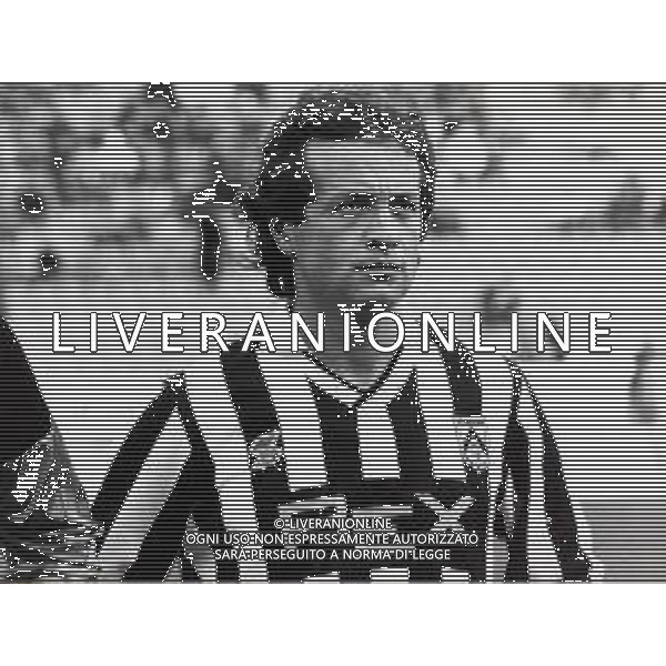 RETROSPETTIVA GIUSEPPE DOSSENA CALCIATORE 1987-1988 NELLA FOTO GIUSEPPE DOSSENA CON LA MAGLIA DELL\'UDINESE CALCIO AG ALDO LIVERANI SAS