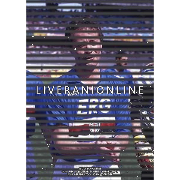 RETROSPETTIVA GIUSEPPE DOSSENA CALCIATORE 1990-1991 NELLA FOTO GIUSEPPE DOSSENA CON LA MAGLIA DELLA SAMPDORIA CALCIO AG ALDO LIVERANI SAS
