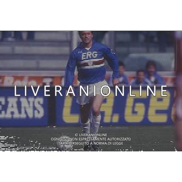 RETROSPETTIVA GIUSEPPE DOSSENA CALCIATORE 1990-1991 NELLA FOTO GIUSEPPE DOSSENA CON LA MAGLIA DELLA SAMPDORIA CALCIO AG ALDO LIVERANI SAS