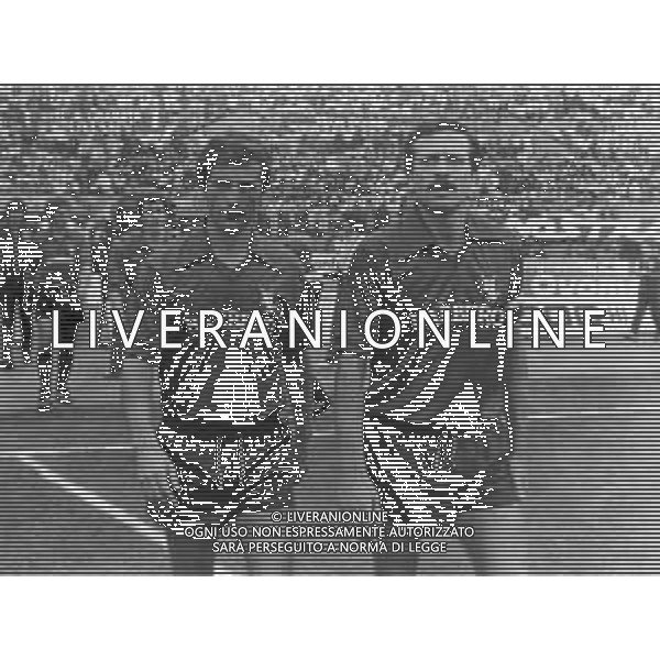 RETROSPETTIVA GIUSEPPE DOSSENA CALCIATORE NELLA FOTO GIUSEPPE DOSSENA CON LA MAGLIA DEL TORINO CALCIO CON RENATO ZACCARELLI AG ALDO LIVERANI SAS