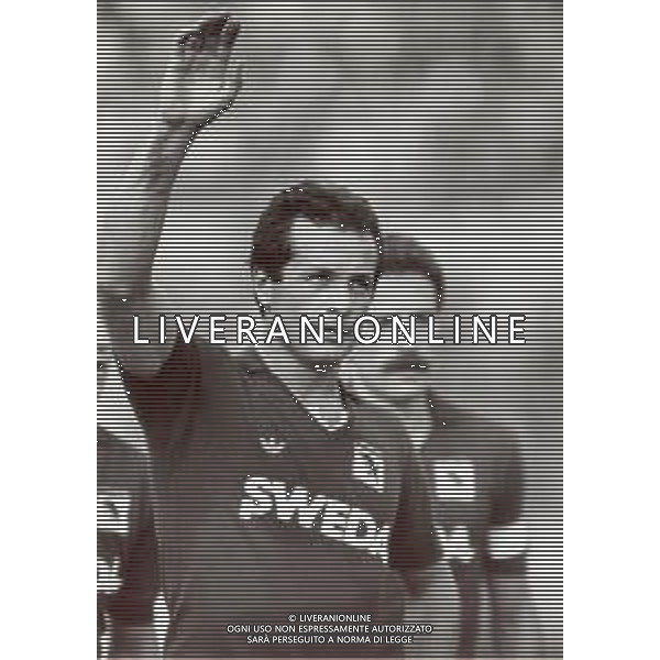 RETROSPETTIVA GIUSEPPE DOSSENA CALCIATORE NELLA FOTO GIUSEPPE DOSSENA CON LA MAGLIA DEL TORINO CALCIO AG ALDO LIVERANI SAS