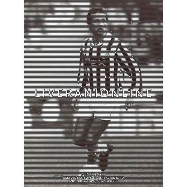 RETROSPETTIVA GIUSEPPE DOSSENA CALCIATORE NELLA FOTO GIUSEPPE DOSSENA CON LA MAGLIA DELL\'UDINESE CALCIO AG ALDO LIVERANI SAS