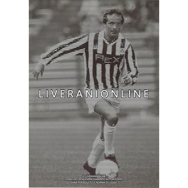 RETROSPETTIVA GIUSEPPE DOSSENA CALCIATORE NELLA FOTO GIUSEPPE DOSSENA CON LA MAGLIA DELL\'UDINESE CALCIO AG ALDO LIVERANI SAS