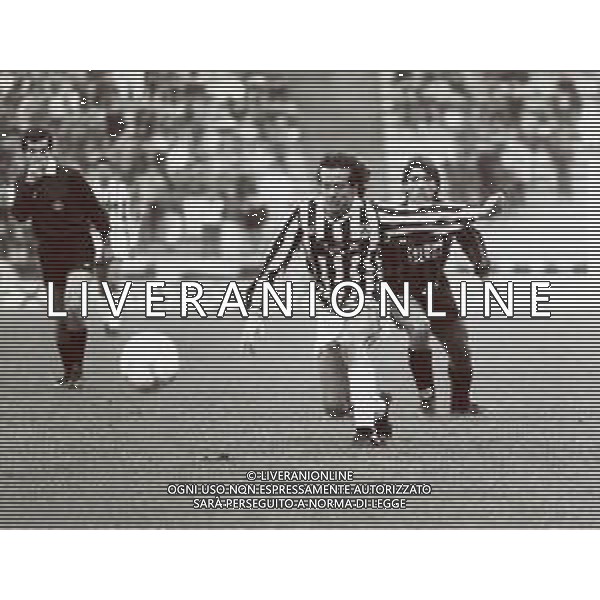 RETROSPETTIVA GIUSEPPE DOSSENA CALCIATORE NELLA FOTO GIUSEPPE DOSSENA CON LA MAGLIA DELL\'UDINESE CALCIO AG ALDO LIVERANI SAS
