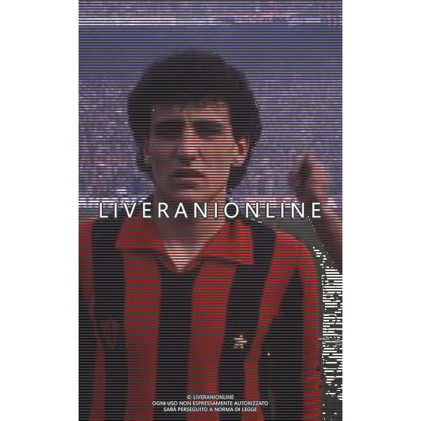 RETROSPETTIVA SERGIO BATTISTINI CALCIATORE NELLA FOTO SERGIO BATTISTINI CON LA MAGLIA DEL MILAN AG ALDO LIVERANI SAS