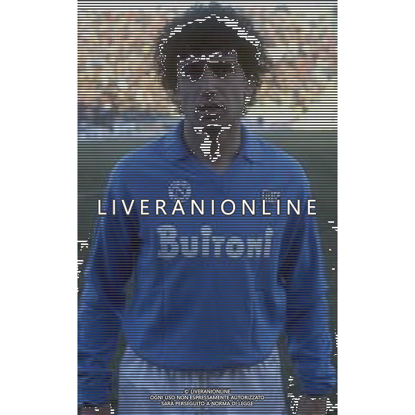 RETROSPETTIVA FRANCESCO ROMANO CALCIATORE NELLA FOTO FRANCESCO ROMANO CON LA MAGLIA DEL NAPOLI CALCIO AG ALDO LIVERANI SAS