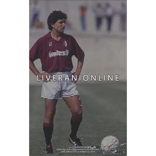 RETROSPETTIVA FRANCESCO ROMANO CALCIATORE NELLA FOTO FRANCESCO ROMANO CON LA MAGLIA DEL TORINO CALCIO AG ALDO LIVERANI SAS