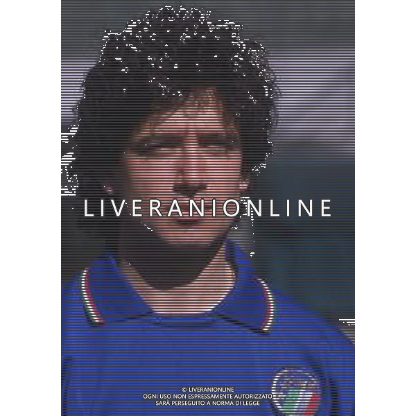 RETROSPETTIVA FRANCESCO ROMANO CALCIATORE NELLA FOTO FRANCESCO ROMANO CON LA MAGLIA DELLA NAZIONALE ITALIANA AG ALDO LIVERANI SAS