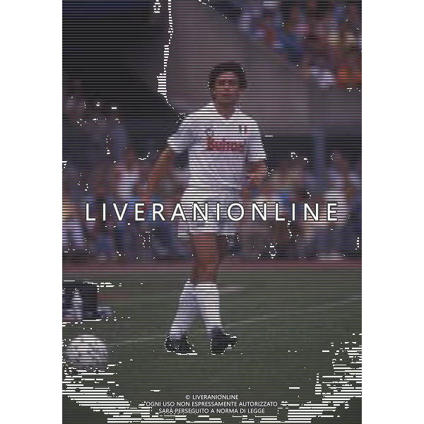 RETROSPETTIVA FRANCESCO ROMANO CALCIATORE NELLA FOTO FRANCESCO ROMANO CON LA MAGLIA DEL NAPOLI CALCIO AG ALDO LIVERANI SAS