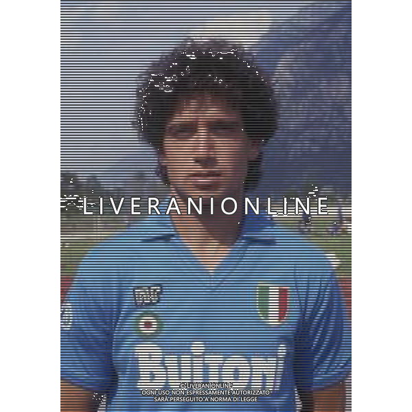 RETROSPETTIVA FRANCESCO ROMANO CALCIATORE NELLA FOTO FRANCESCO ROMANO CON LA MAGLIA DEL NAPOLI CALCIO AG ALDO LIVERANI SAS