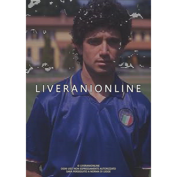 RETROSPETTIVA FRANCESCO ROMANO CALCIATORE NELLA FOTO FRANCESCO ROMANO CON LA MAGLIA DELLA NAZIONALE ITALIANA AG ALDO LIVERANI SAS