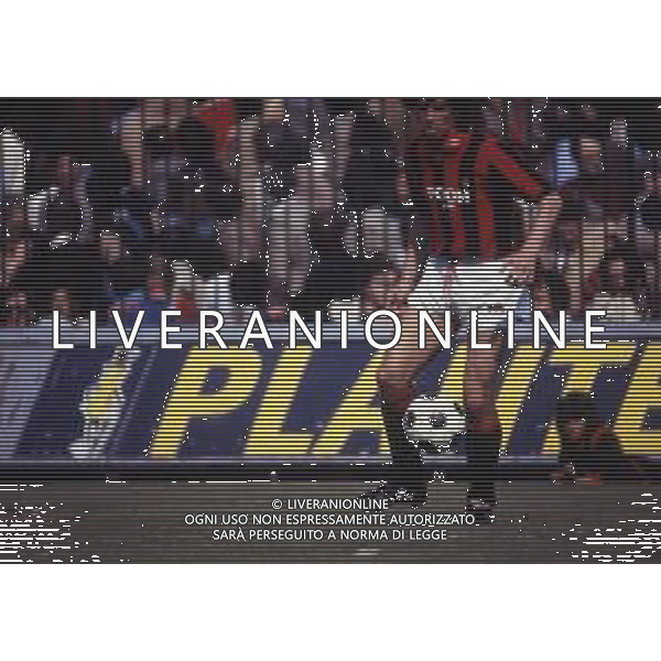 RETROSPETTIVA FRANCESCO ROMANO CALCIATORE NELLA FOTO FRANCESCO ROMANO CON LA MAGLIA DEL MILAN AG ALDO LIVERANI SAS