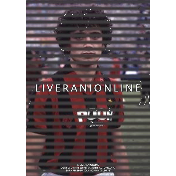 RETROSPETTIVA FRANCESCO ROMANO CALCIATORE NELLA FOTO FRANCESCO ROMANO CON LA MAGLIA DEL MILAN AG ALDO LIVERANI SAS
