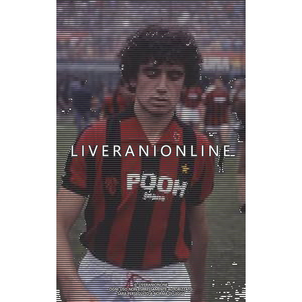RETROSPETTIVA FRANCESCO ROMANO CALCIATORE NELLA FOTO FRANCESCO ROMANO CON LA MAGLIA DEL MILAN AG ALDO LIVERANI SAS