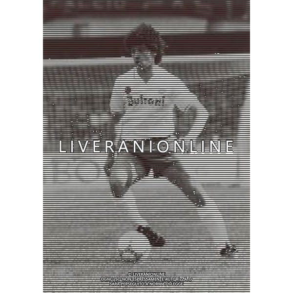 RETROSPETTIVA FRANCESCO ROMANO CALCIATORE NELLA FOTO FRANCESCO ROMANO CON LA MAGLIA DEL NAPOLI CALCIO AG ALDO LIVERANI SAS