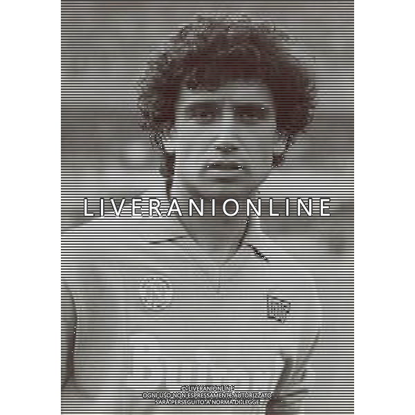 RETROSPETTIVA FRANCESCO ROMANO CALCIATORE NELLA FOTO FRANCESCO ROMANO CON LA MAGLIA DEL NAPOLI CALCIO AG ALDO LIVERANI SAS