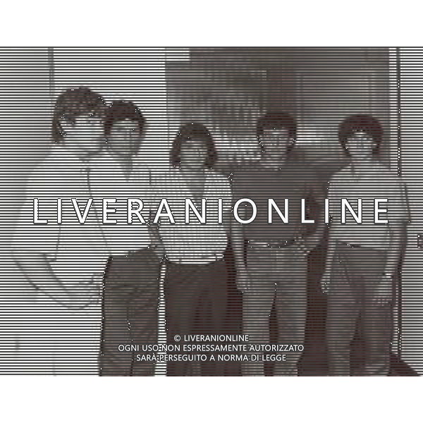 RETROSPETTIVA FRANCESCO ROMANO CALCIATORE NELLA FOTO ALDO SERENA-GIANCARLO PASINATO-TIZIANO MANFRIN-SERGIOBATTISTINI-FRANCESCO ROMANO NELLA SEDE DEL MILAN AG ALDO LIVERANI SAS
