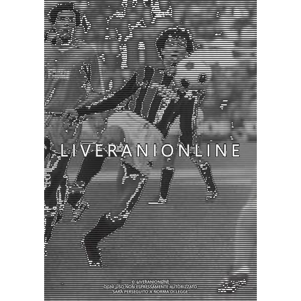 RETROSPETTIVA FRANCESCO ROMANO CALCIATORE NELLA FOTO FRANCESCO ROMANO CON LA MAGLIA DEL MILAN AG ALDO LIVERANI SAS