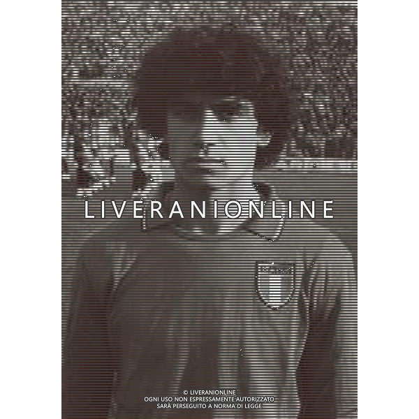RETROSPETTIVA FRANCESCO ROMANO CALCIATORE NELLA FOTO FRANCESCO ROMANO CON LA MAGLIA DELLA NAZIONALE ITALIANA AG ALDO LIVERANI SAS