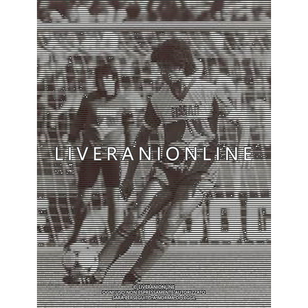 RETROSPETTIVA FRANCESCO ROMANO CALCIATORE NELLA FOTO FRANCESCO ROMANO CON LA MAGLIA DELLA TRIESTINA CALCIO AG ALDO LIVERANI SAS