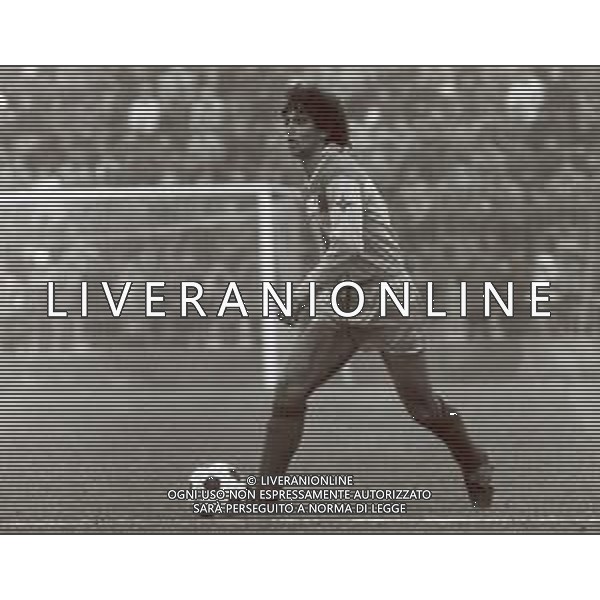RETROSPETTIVA FRANCESCO ROMANO CALCIATORE NELLA FOTO FRANCESCO ROMANO CON LA MAGLIA DELLA TRIESTINA CALCIO AG ALDO LIVERANI SAS