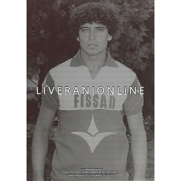 RETROSPETTIVA FRANCESCO ROMANO CALCIATORE NELLA FOTO FRANCESCO ROMANO CON LA MAGLIA DELLA TRIESTINA CALCIO AG ALDO LIVERANI SAS