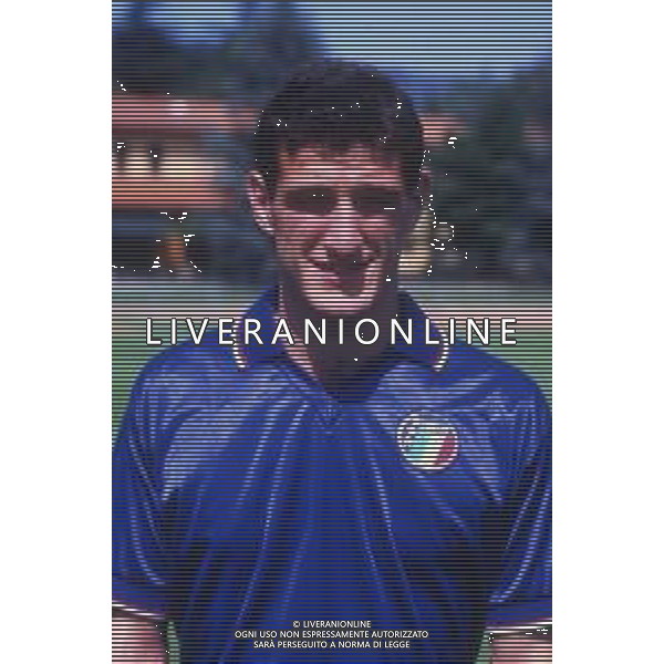 RETROSPETTIVA CIRO FERRARA CALCIATORE 1987-88 NELLA FOTO CIRO FERRARA CON LA MAGLIA DELLA NAZIONALE ITALIANA AG ALDO LIVERANI SAS