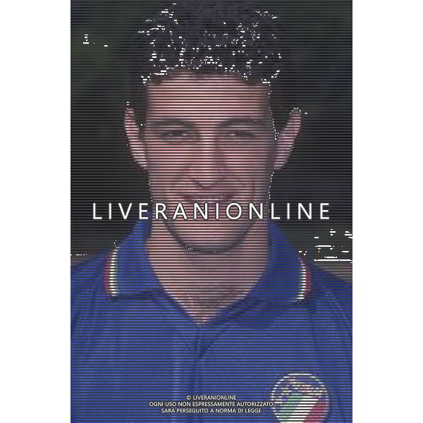 RETROSPETTIVA CIRO FERRARA CALCIATORE 1988-89 NELLA FOTO CIRO FERRARA CON LA MAGLIA DELLA NAZIONALE ITALIANA AG ALDO LIVERANI SAS