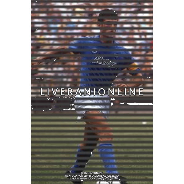 RETROSPETTIVA CIRO FERRARA CALCIATORE 1990-91 NELLA FOTO CIRO FERRARA CON LA MAGLIA DEL NAPOLI CALCIO AG ALDO LIVERANI SAS