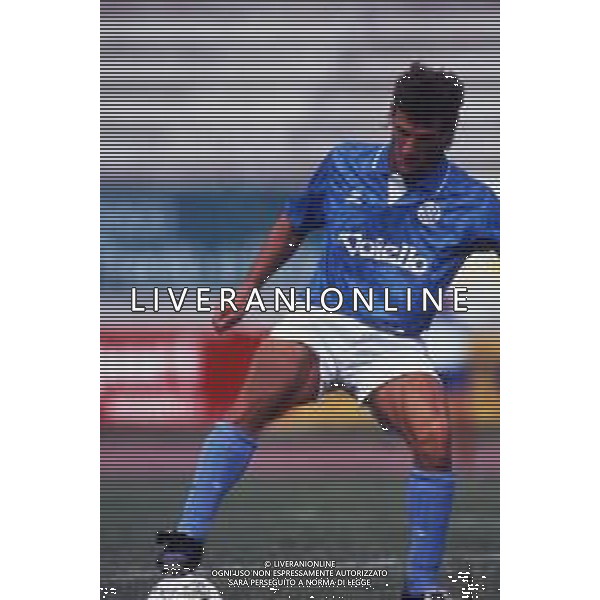 RETROSPETTIVA CIRO FERRARA CALCIATORE 1991-92 NELLA FOTO CIRO FERRARA CON LA MAGLIA DEL NAPOLI CALCIO AG ALDO LIVERANI SAS