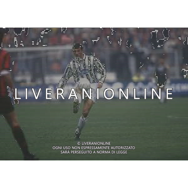 RETROSPETTIVA CIRO FERRARA CALCIATORE 1994-95 NELLA FOTO CIRO FERRARA CON LA MAGLIA DELLA JUVENTUS CALCIO AG ALDO LIVERANI SAS