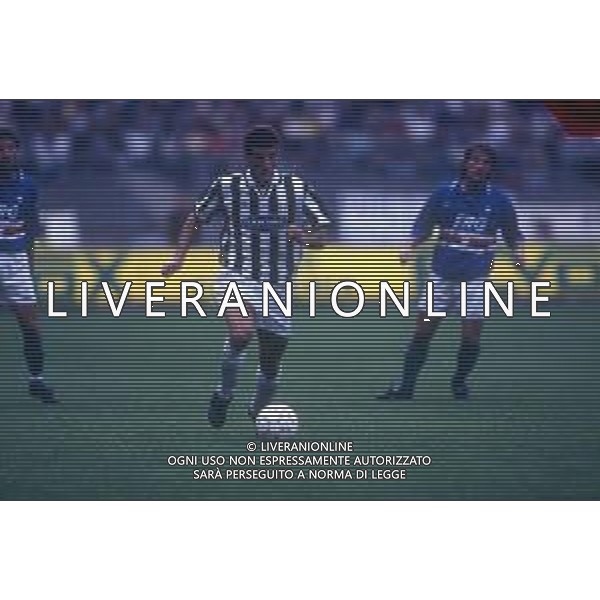 RETROSPETTIVA CIRO FERRARA CALCIATORE 1994-95 NELLA FOTO CIRO FERRARA CON LA MAGLIA DELLA JUVENTUS CALCIO AG ALDO LIVERANI SAS