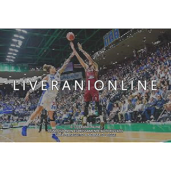 Campionato di Basket Serie A 2019/2020 Treviso, Italia 19/10/2019 De Longhi Treviso Basket-Umana Reyer Venezia Nella foto: Isaac Fotu del De Longhi Treviso e AustinDAYE dell¬¥ Umana Reyer Venezia FOTO ALESSIO MARINI-AG ALDO LIVERANI SAS