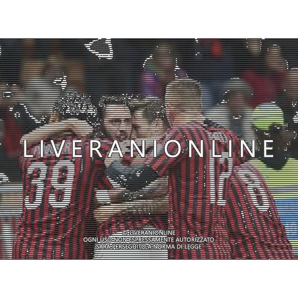 Milano 20-10-2019 Stadio Giuseppe Meazza San Siro Campionato Serie A TIM - 1° giornata Milan vs Lecce nella foto esultanza dopo il gol di hakan calhanoglu - abbraccio foto Antonio Saia - Ag. Aldo Liverani sas