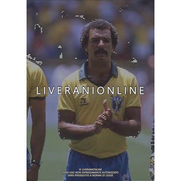 RETROSPETTIVA JUNIOR CALCIATORE 1986 NELLA FOTO JUNIOR CON LA MAGLIA DELLA NAZIONALE BRASILIANA AG ALDO LIVERANI SAS