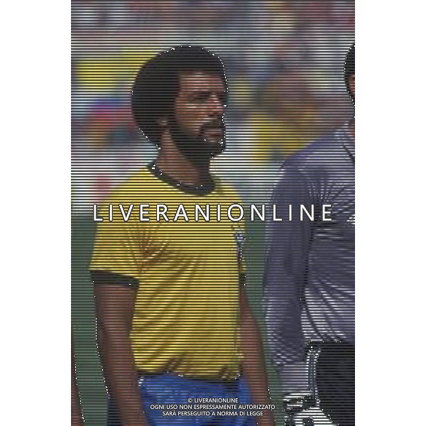 RETROSPETTIVA JUNIOR CALCIATORE 1982 NELLA FOTO JUNIOR CON LA MAGLIA DELLA NAZIONALE BRASILIANA AG ALDO LIVERANI SAS