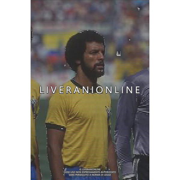 RETROSPETTIVA JUNIOR CALCIATORE 1982 NELLA FOTO JUNIOR CON LA MAGLIA DELLA NAZIONALE BRASILIANA AG ALDO LIVERANI SAS