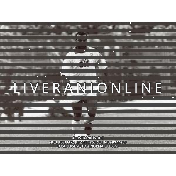 RETROSPETTIVA JUNIOR CALCIATORE NELLA FOTO JUNIOR CON LA MAGLIA DEL PESCARA CALCIO AG ALDO LIVERANI SAS