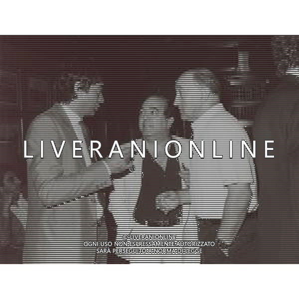 RETROSPETTIVA ANTONIO JULIANO CALCIATORE E DIRIGENTE SPORTIVO NELLA FOTO ANTONIO JULIANO CON IL PRESIDENTE DEL CAGLIARI ALVARO AMARUGI AG ALDO LIVERANI SAS