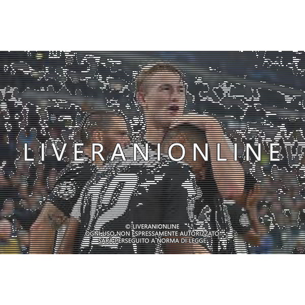 Torino 22.10.2019 Stadio Allianz Stadium Juventus vs Lokomotiv Mosca Gruppo D Giornata 3 di 6 ©Falzone/Agenzia Aldo Liverani Nella foto : Esultanza gol di Paulo Dybala -Matthijs de Ligt-Alex Sandro